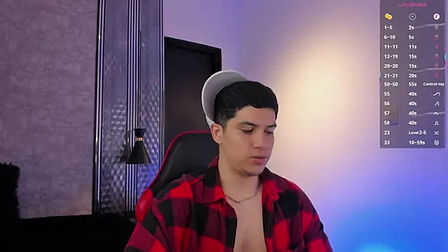 Snapshot of Brat_ chatting on November 11, 9:26 pm Brat online show from November 11, 9:26 pm