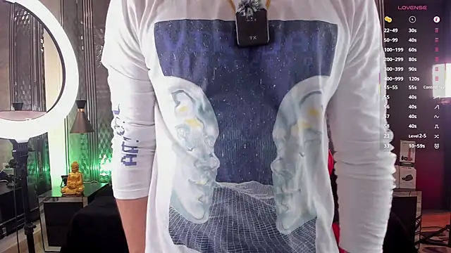 Snapshot of Brat_ chatting on November 13, 9:14 pm Brat online show from November 13, 9:14 pm