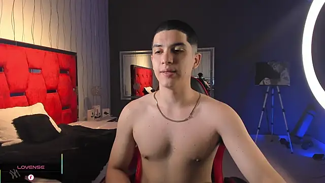 Brat  online show from March 6, 7:43 pm