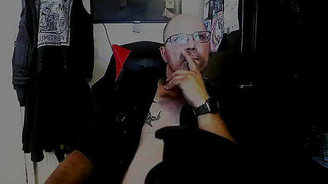 KrazyLegz online show from October 3, 7:55 pm