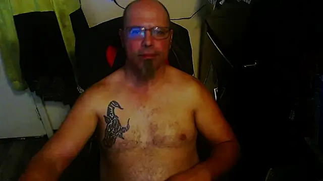 KrazyLegz online show from October 31, 2:51 pm