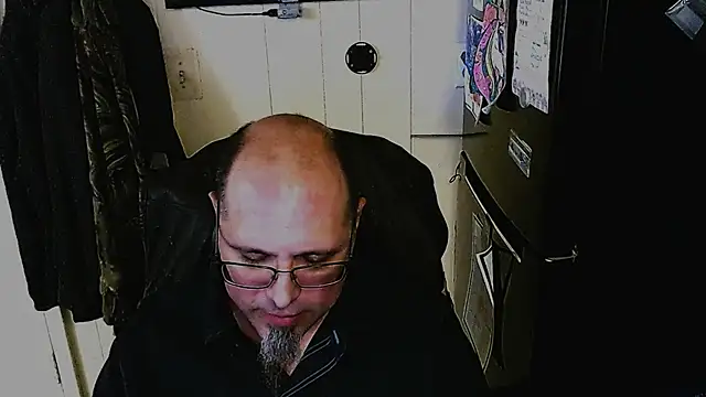 KrazyLegz online show from November 12, 11:58 pm