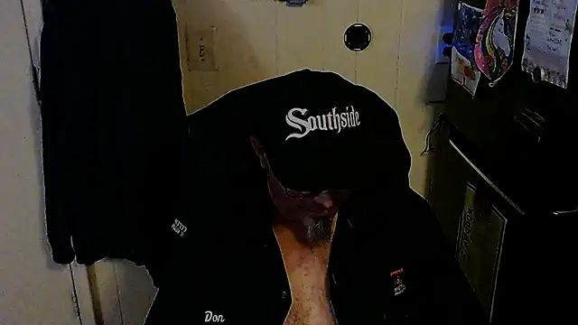 KrazyLegz online show from November 19, 11:27 pm