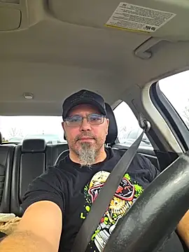 KrazyLegz online show from March 7, 4:48 pm