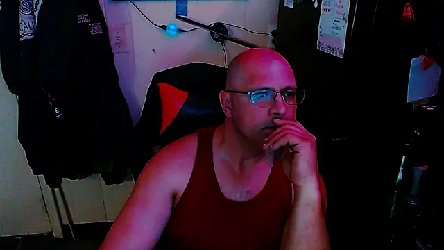 KrazyLegz online show from April 26, 3:21 pm