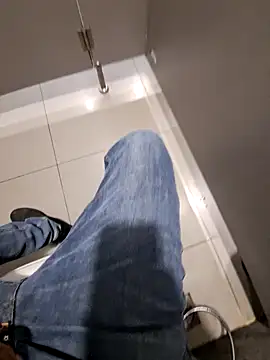 Snapshot of johny_69d@xh chatting on January 9, 7:31 am johny 69dxh online show from January 9, 7:31 am