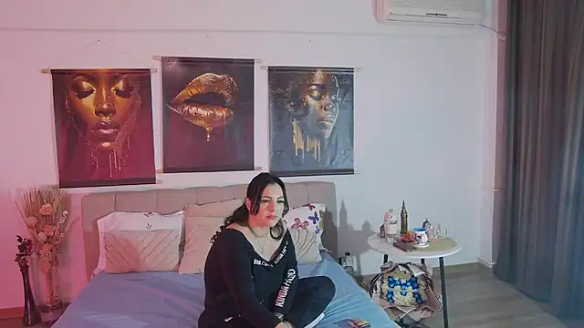 ReiyaRey online show from February 11, 9:31 pm