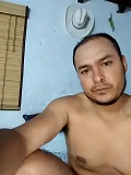 Snapshot of piton77 chatting on May 7, 9:36 am piton77 online show from May 7, 9:36 am