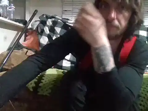 Snapshot of RynoVonHugenDONG chatting on December 29, 10:56 am RynoVonHugenDONG online show from December 29, 10:56 am