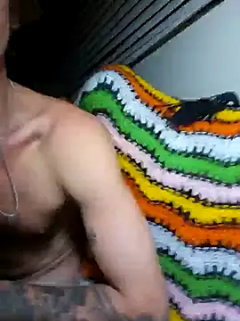 Snapshot of RynoVonHugenDONG chatting on November 29, 11:24 am RynoVonHugenDONG online show from November 29, 11:24 am