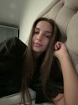 BellaHalles online show from March 3, 5:18 pm