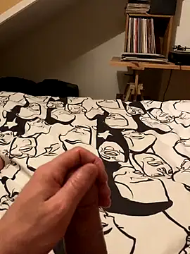 Snapshot of LivingLegend1978 chatting on December 16, 8:03 pm LivingLegend1978 online show from December 16, 8:03 pm