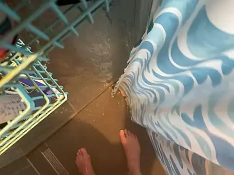 LivingLegend1978 online show from April 23, 8:46 am