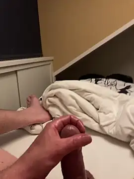 LivingLegend1978 online show from April 27, 10:30 pm