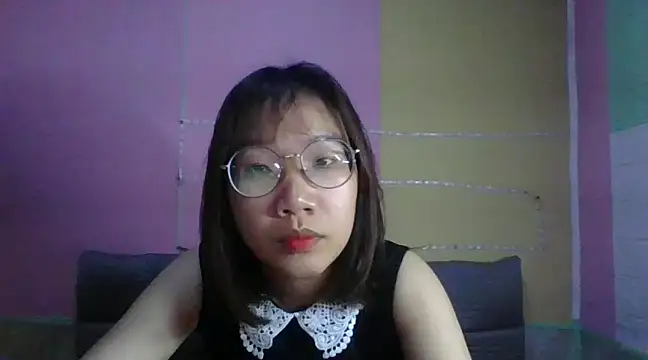 Snapshot of Nanoko chatting on December 7, 11:29 am Nanoko online show from December 7, 11:29 am