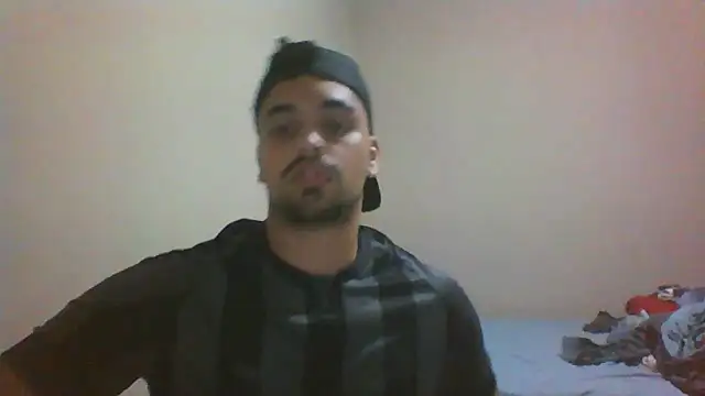 Snapshot of Xcumshot33 chatting on October 17, 3:10 am Xcumshot33 online show from October 17, 3:10 am