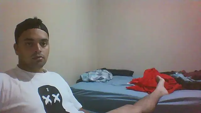 Snapshot of Xcumshot33 chatting on October 27, 8:57 pm Xcumshot33 online show from October 27, 8:57 pm