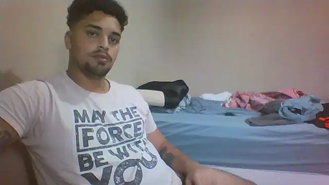 Snapshot of Xcumshot33 chatting on November 8, 7:12 pm Xcumshot33 online show from November 8, 7:12 pm