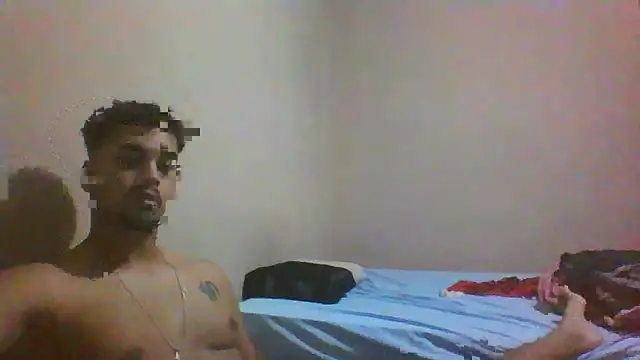 Snapshot of Xcumshot33 chatting on December 15, 1:21 am Xcumshot33 online show from December 15, 1:21 am