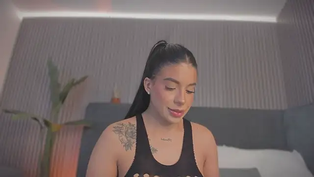 emelie 89 online show from March 14, 11:59 am