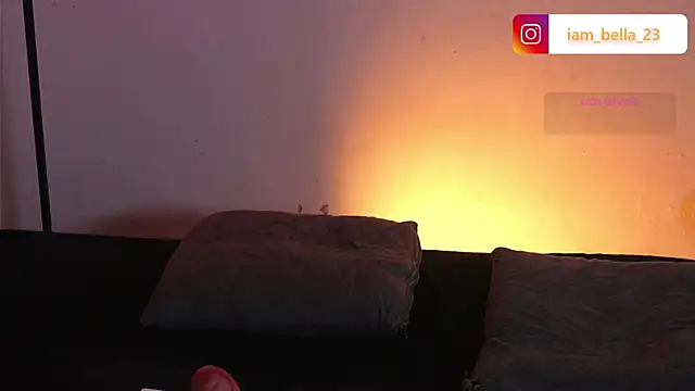 yourtoybella online show from February 23, 6:05 pm