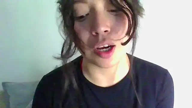 katherodriguezx online show from April 15, 6:15 pm