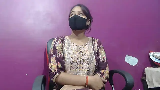 wildbabes online show from December 7, 9:39 am