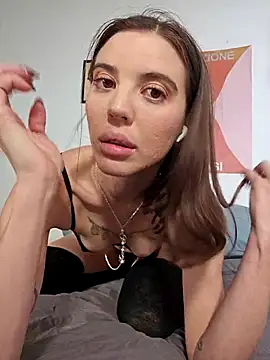 licoricepizza online show from October 13, 9:53 am