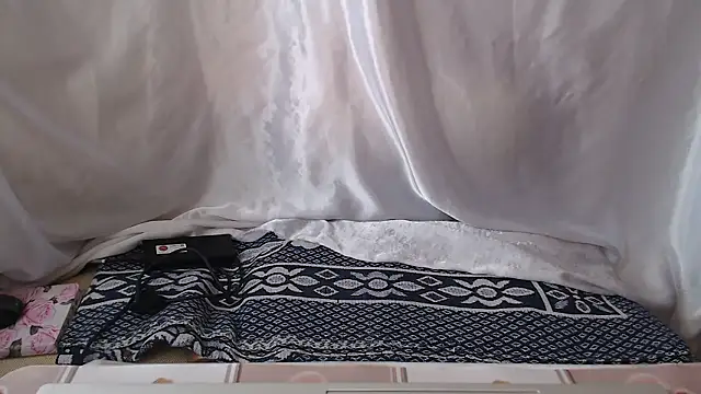 Burberrry  online show from January 14, 7:36 am