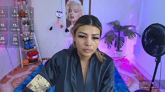 Snapshot of SALOOMEE__ chatting on November 13, 9:30 am SALOOMEE online show from November 13, 9:30 am