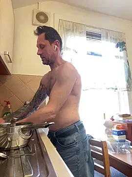 Yourhotboy 42 online show from April 5, 4:04 pm