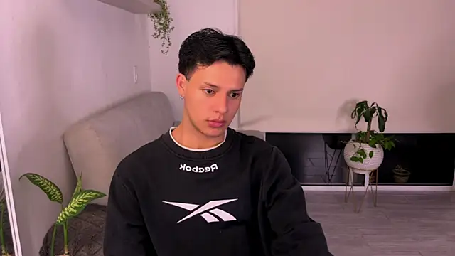 Snapshot of Alexxblue chatting on October 18, 2:25 am Alexxblue online show from October 18, 2:25 am