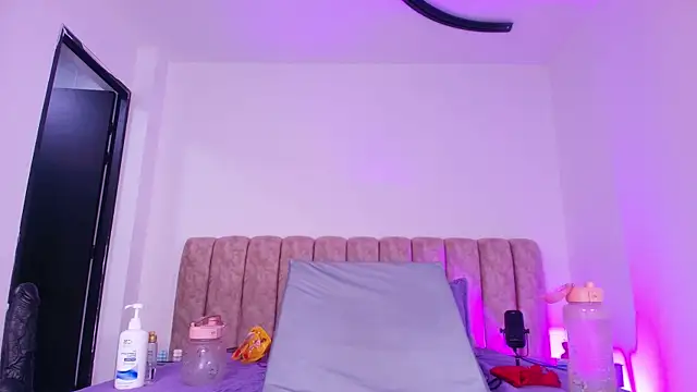 diane di online show from November 27, 7:16 pm