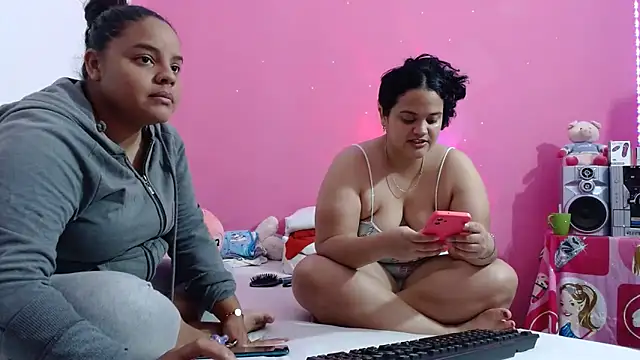 Snapshot of brunnette_hot chatting on June 18, 10:19 am brunnette hot online show from June 18, 10:19 am