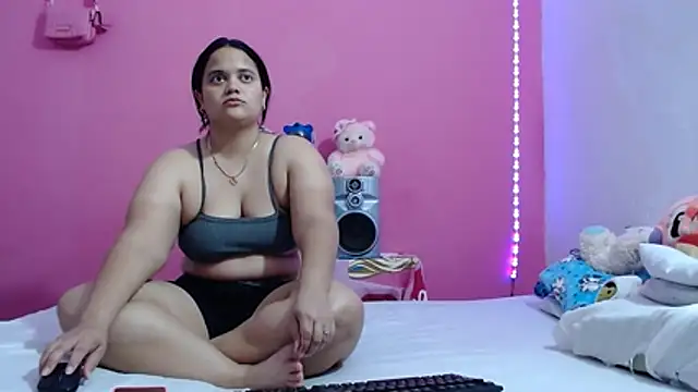Snapshot of brunnette_hot chatting on July 28, 11:05 am brunnette hot online show from July 28, 11:05 am