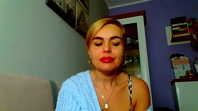 Snapshot of DESIREjenny chatting on December 2, 9:24 am DESIREjenny online show from December 2, 9:24 am