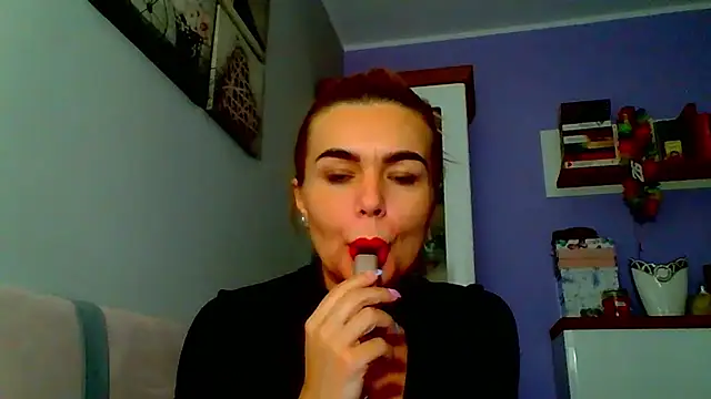 Snapshot of DESIREjenny chatting on December 10, 9:01 am DESIREjenny online show from December 10, 9:01 am