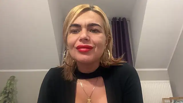 Snapshot of DESIREjenny chatting on January 2, 12:03 pm DESIREjenny online show from January 2, 12:03 pm