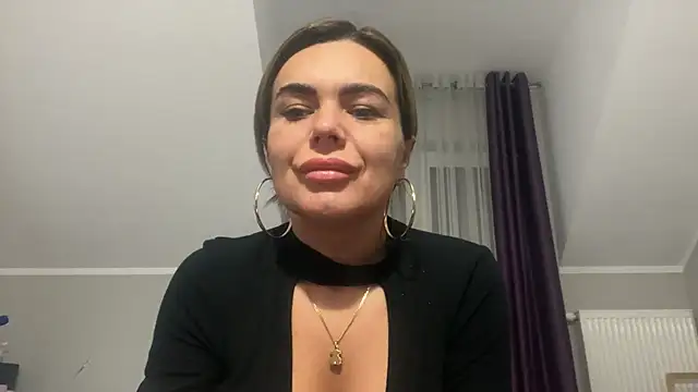 Snapshot of DESIREjenny chatting on February 18, 8:27 am DESIREjenny online show from February 18, 8:27 am