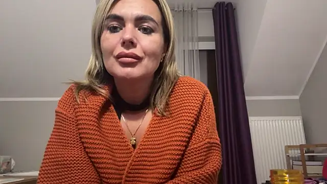Snapshot of DESIREjenny chatting on October 2, 2:46 pm DESIREjenny online show from October 2, 2:46 pm