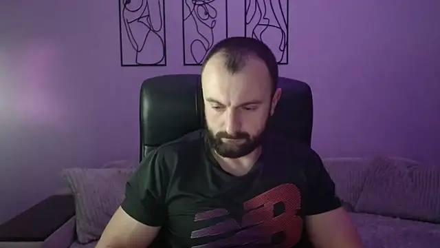 brindlefly6969 online show from December 19, 1:40 pm