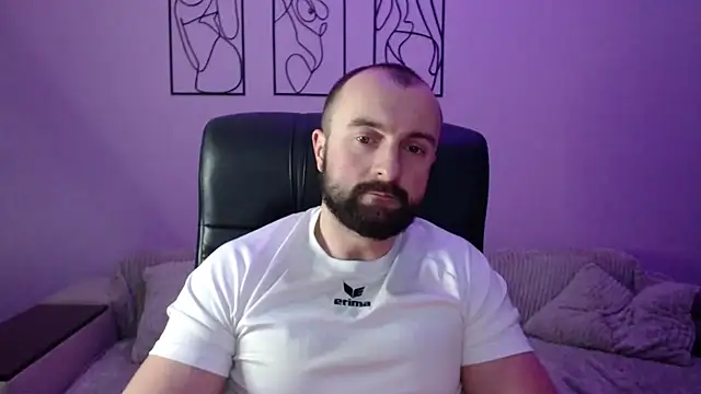 brindlefly6969 online show from January 8, 11:56 am