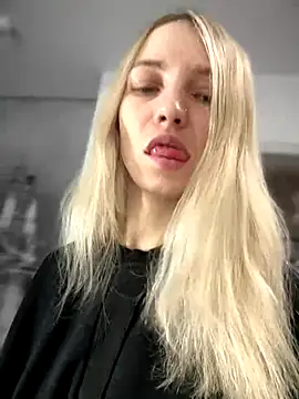 Snapshot of Adelina0001 chatting on December 2, 1:58 am Adelina0001 online show from December 2, 1:58 am