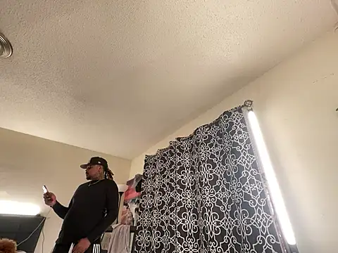 Snapshot of 4EVAGLACIERS chatting on December 15, 4:29 am 4EVAGLACIERS online show from December 15, 4:29 am