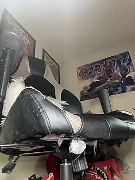 Snapshot of 4EVAGLACIERS chatting on January 31, 1:34 pm 4EVAGLACIERS online show from January 31, 1:34 pm