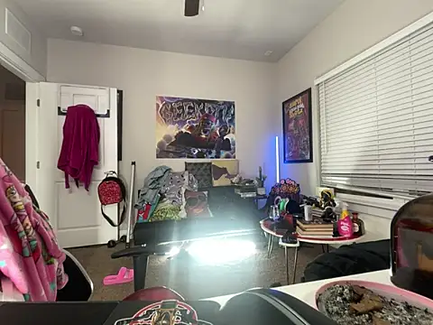 Snapshot of 4EVAGLACIERS chatting on February 21, 6:47 am 4EVAGLACIERS online show from February 21, 6:47 am