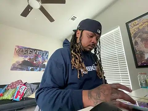 4EVAGLACIERS online show from April 6, 9:27 pm