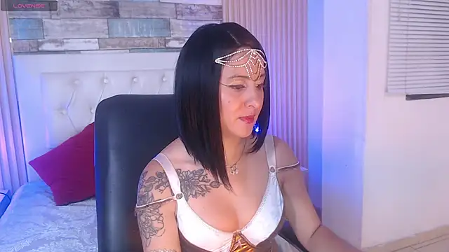 isabella smith  online show from October 8, 5:43 pm