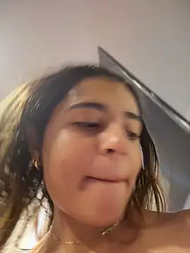 pamell col online show from April 17, 8:45 pm