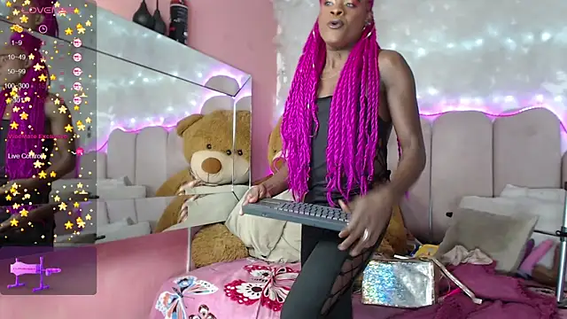 puca ebony online show from December 24, 1:49 am